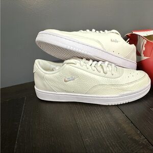 New Nike Court Vintage Premium Women’s 10 Pale Ivory Leather Low Top Sneaker